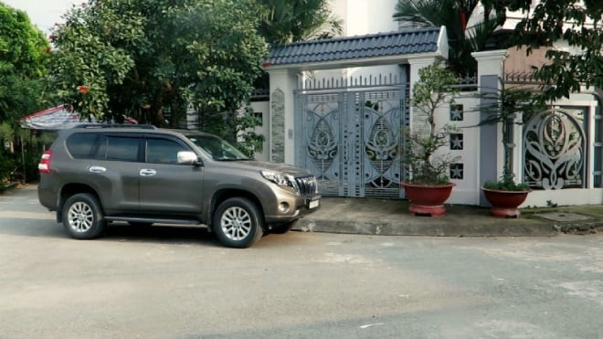 Anh mua đất gần nhà để đầu tư sinh lời, xây nhà trọ cho thuê kiếm tiền đi chợ hằng ngày, tậu miếng đất lớn xây biệt thự, sắm ô tô 2.6 tỷ đồng phục vụ đi lại...