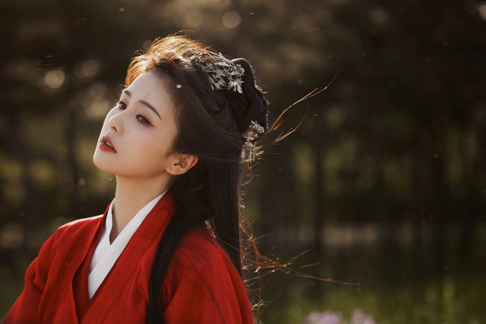 Dân tình mong chờ tạo hình của hai diễn viên