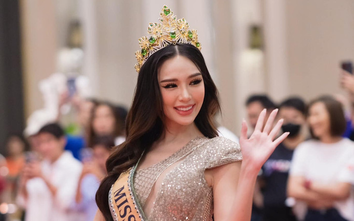 Đăng quang chưa lâu, tân Miss Grand Thailand đã phải livestream bán hàng Ảnh 2
