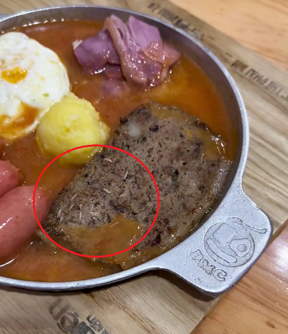 Vụ giòi bò lúc nhúc trong pate: Đình chỉ vĩnh viễn hoạt động quán Ảnh 1