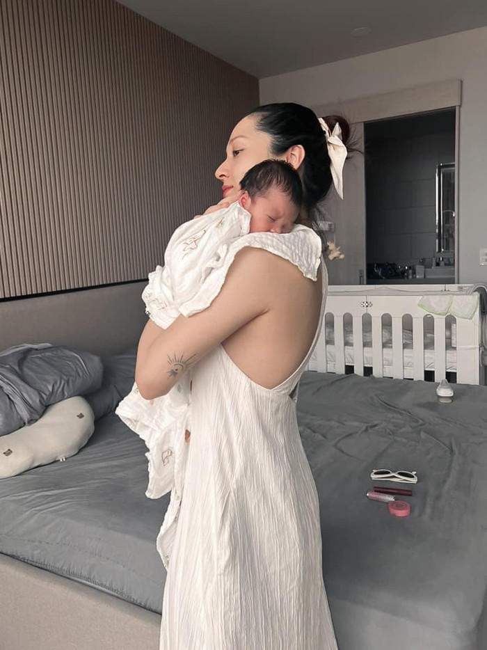 Bảo Anh hạnh phúc khi lên chức mẹ.