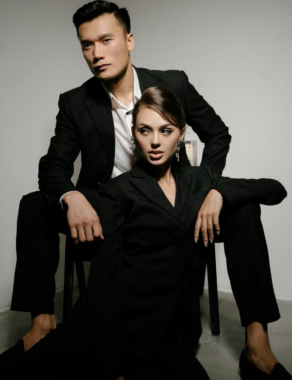 Cuộc sống hôn nhân viên mãn bên gia đình góp phần ảnh hưởng đến tinh thần thi đấu của anh. Khi Bùi Tiến Dũng chuyển đến CLB LPB HAGL, vợ Tây của nam thủ thành thường xuyên đưa con trai đến sân bóng để ủng hộ bố. 