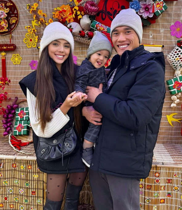 Việc vợ hạ sinh con trai giúp Bùi Tiến Dũng có thêm nhiều động lực trong việc phát triển sự nghiệp bóng đá. 