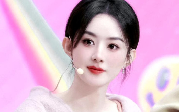 Triệu Lệ Dĩnh bày tỏ tình cảm cưng chiều tình trẻ khiến fan phát ghen Ảnh 2