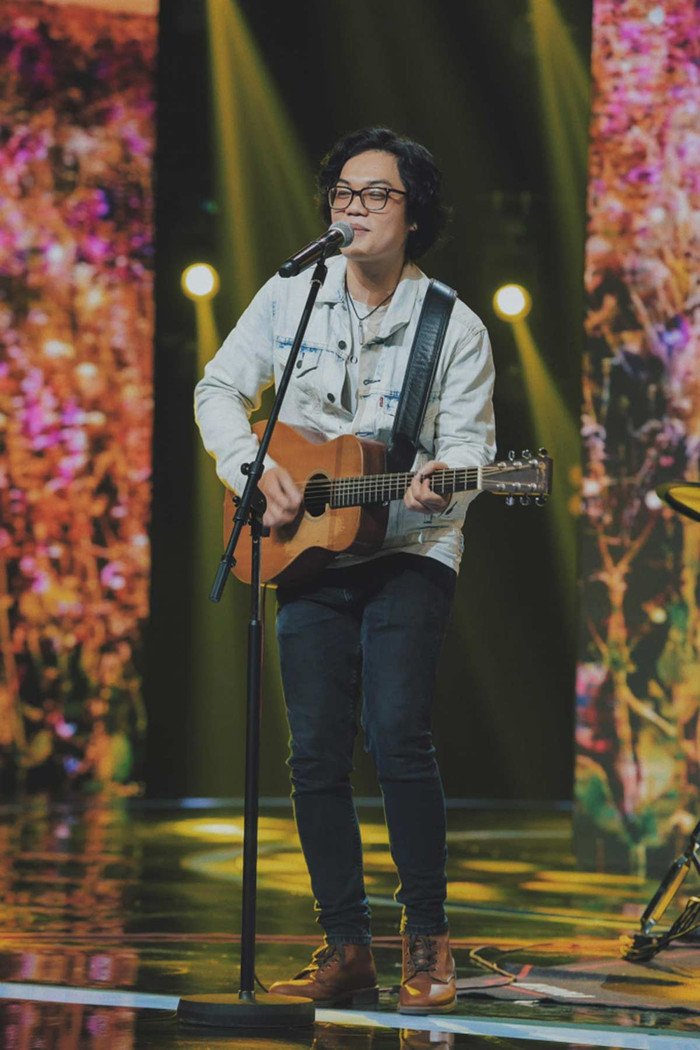 Trần Duy Khang - giọng ca chính kiêm sáng tác của Chillies. 