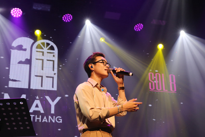 Hà An Huy có đêm nhạc đầy cảm xúc.