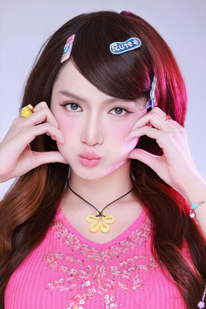 Không chỉ giống Bảo Thy, nàng hậu còn ăn khớp với các nhân vật game Audition.