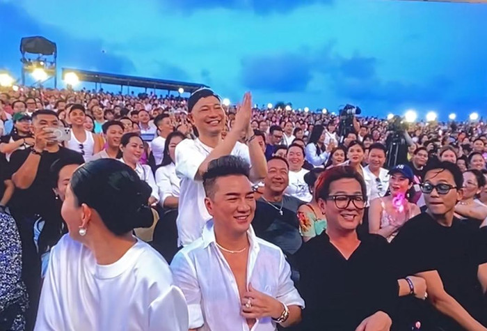 Đàm Vĩnh Hưng, Vũ Hà, Mai Tài Phến tại đêm nhạc của Mỹ Tâm ở Hồ Tràm (Vũng Tàu).