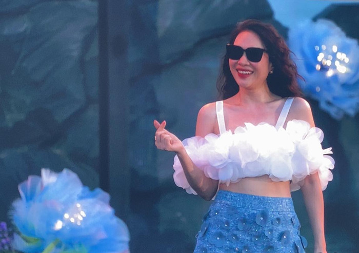 Mỹ Tâm khoe nhan sắc trẻ trung, mở màn đêm nhạc My Soul 1981.