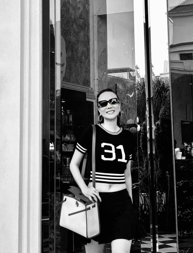 Bà mẹ đơn thân này hiện đang theo đuổi sự nghiệp huấn luyện viên sức khỏe, một lĩnh vực mà cô cảm thấy đặc biệt gắn bó do đã trải qua 4 lần chiến đấu với chứng trầm cảm nặng.