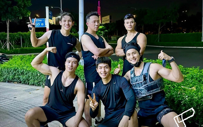 Bạn trai Lệ Quyên thành công rủ rê Trấn Thành làm một việc giữa lịch trình bận rộn Ảnh 2