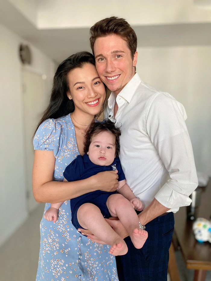 Hoàng Oanh có cuộc hôn nhân không mấy viên mãn với chồng Tây.