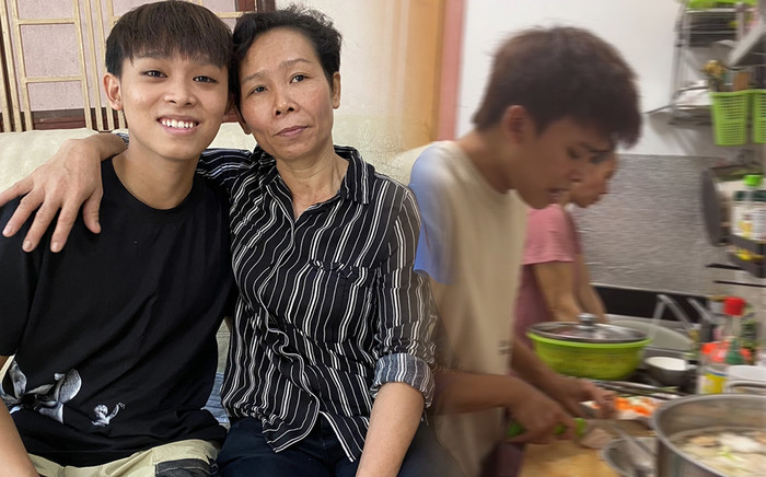 Hồ Văn Cường trổ tài nấu ăn, hát tặng mẹ ruột trên livestream Ảnh 2