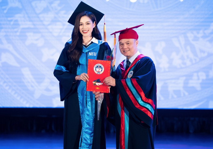 Hoa hậu Đỗ Thị Hà được cho dự tính sẽ học thạc sĩ dù đã là CEO ở tuổi 22.