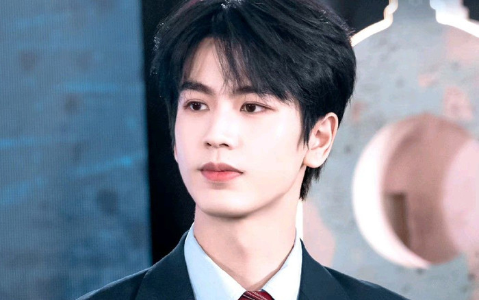 Nhan sắc Trương Lăng Hách thời chưa vào nghề, có gì mà gây náo loạn cõi mạng? Ảnh 2