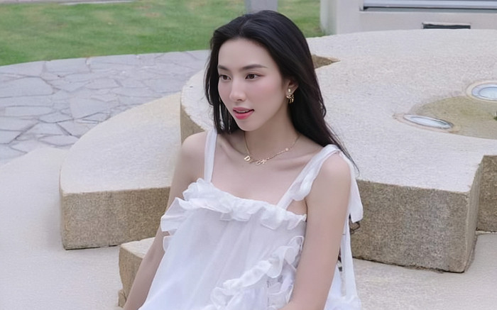 Thùy Tiên biến đổi phong cách hậu gặp gỡ Lôi Con và Quang Linh Vlogs Ảnh 2