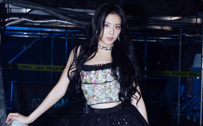 Vượt mặt 3 thành viên BLACKPINK, Jisoo lập thành tích mới với MV solo đầu tay Ảnh 2