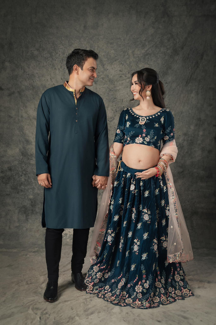 Võ Hạ Trâm hạnh phúc khi biết tin vui.