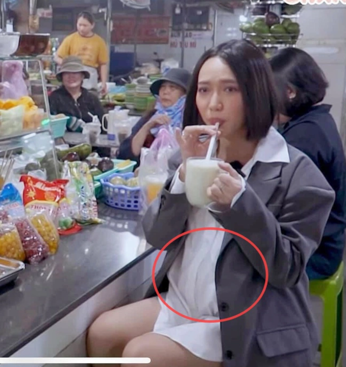 Diệu Nhi từng lộ bụng lùm lùm?