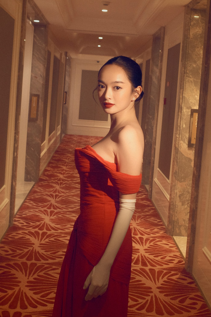 Những giờ qua, cái tên Kaity Nguyễn phủ sóng khắp các diễn đàn mạng xã hội khi vướng ồn ào bỏ vai diễn tại dự án phim điện ảnh 'Móng vuốt' do đạo diễn Lê Thanh Sơn thực hiện. Được biết, anh cũng là người góp phần tạo nên thành công cho nữ diễn viên gen Z.