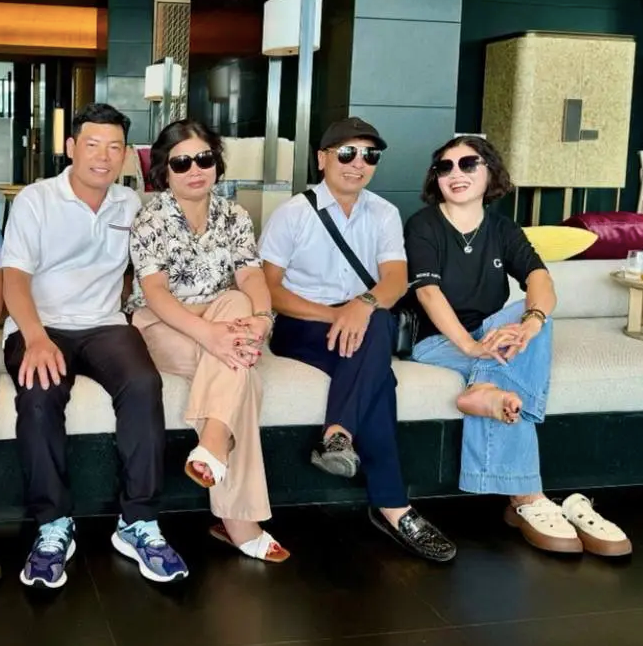 Mối quan hệ thông gia giữa ba mẹ Quang Hải và ba mẹ Thanh Huyền vô cùng tốt đẹp. 