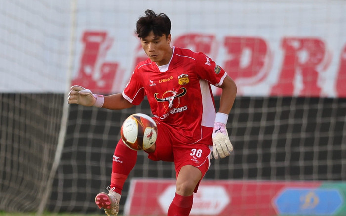 Thủ môn Bùi Tiến Dũng - Từ 'người thừa' trở thành cứu tinh của LPB HAGL Ảnh 2
