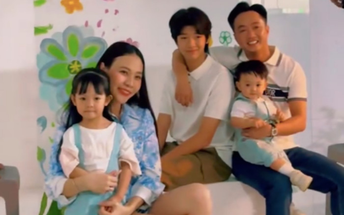 Hé lộ hậu trường chụp ảnh gia đình Cường Đô La, 1 đặc điểm của quý tử Subeo gây chú ý! Ảnh 2