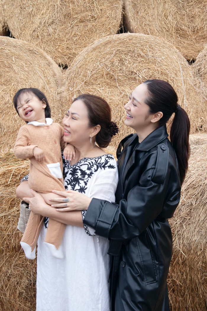 Bảo Anh vui vẻ thừa nhận thêm một điều ở bản thân: 'Tôi đăng hình dìm bạn ok ( trong đó có cô ta Misumi). Bạn đăng hình dìm tôi thì tôi không ok. Cái nết tôi kì ok'. Ảnh: FBNV