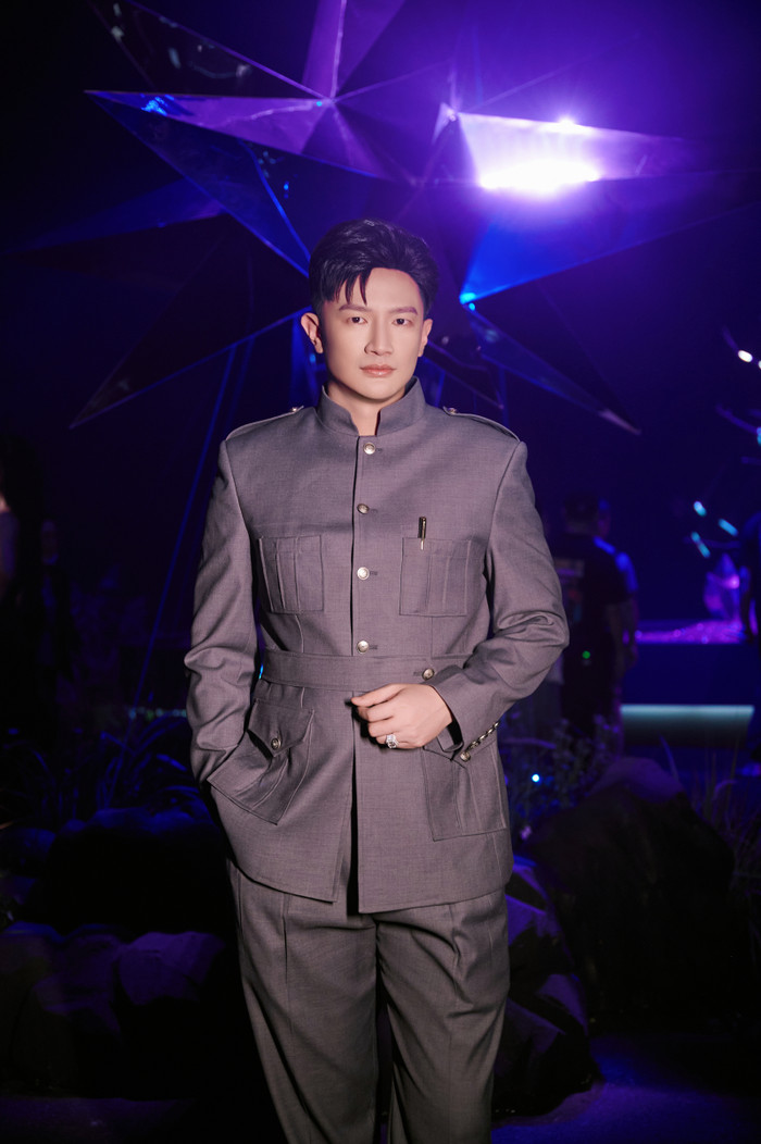 Dược Sĩ Tiến - một trong hai nhà sản xuất của Miss Universe Vietnam 2024. 