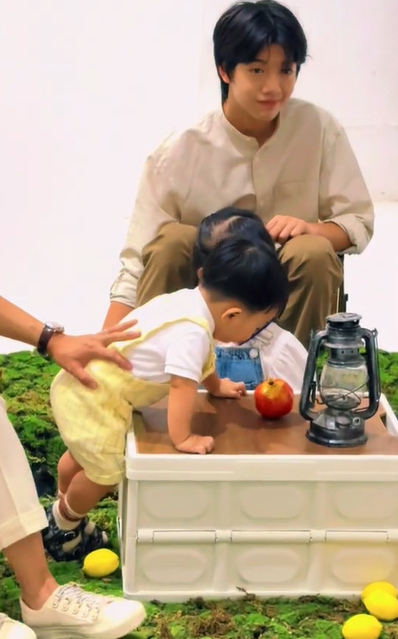 Những đường nét và góc cạnh nam tình đang dần hiện rõ trên gương mặt của Subeo.