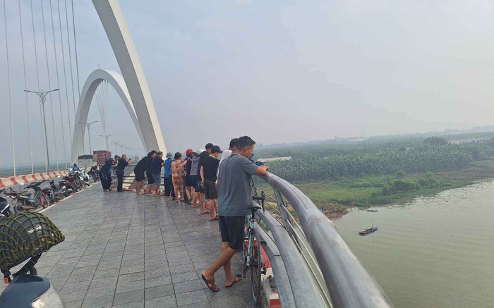 Tìm thấy thi thể hai nữ sinh lớp 9 để lại dép và xe trên cầu rồi mất tích Ảnh 2