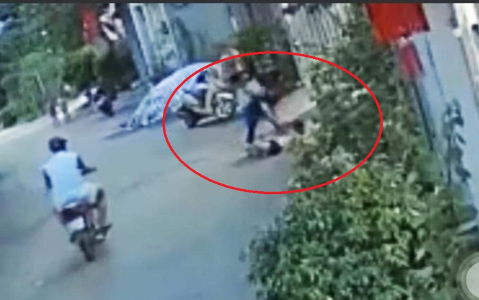 Nguyên nhân vụ bé gái 8 tuổi bị giáo viên mầm non đánh ở Sơn La? Ảnh 2