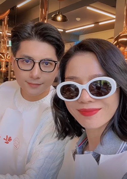 Lệ Quyên khoe khoảnh khắc ngọt ngào bên Lâm Bảo Châu trong chuyến đi Hàn Quốc lần này.