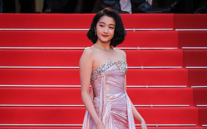 Thảm đỏ khai mạc Cannes 2024: Quan Hiểu Đồng đẹp cổ điển, Chompoo Araya đầy quyền lực Ảnh 2