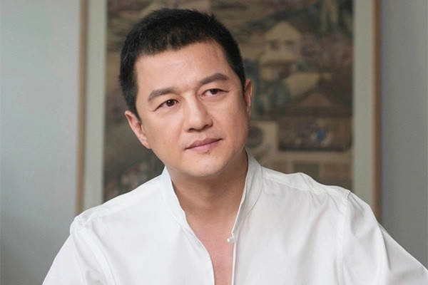 Lý Á Bằng bị một tài khoản xưng là nhân viên cũ tố anh nợ 10 tháng lương.