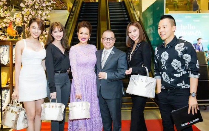 'Hoa hậu rửa chân cho chồng' bất ngờ khoe lại chiếc túi từng gây sóng gió cho Ngọc Trinh Ảnh 2