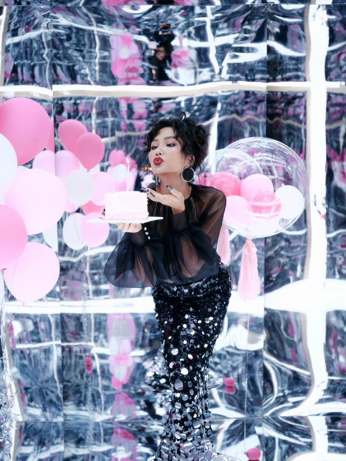 Mọi năm H'Hen Niê luôn dành thời gian sinh nhật cho các dự án cộng đồng.