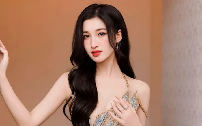 Hành động kỳ lạ của Á hậu Phương Nhi, phải chăng chuẩn bị lấy chồng hào môn? Ảnh 2