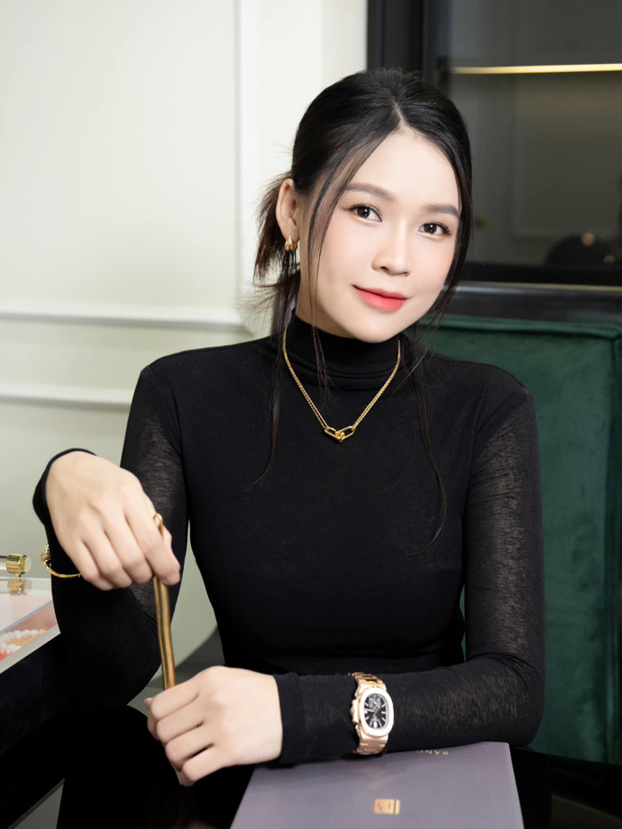 Song song với làm 'mẹ bỉm', Sam đang quay trở lại với công việc kinh doanh riêng. 