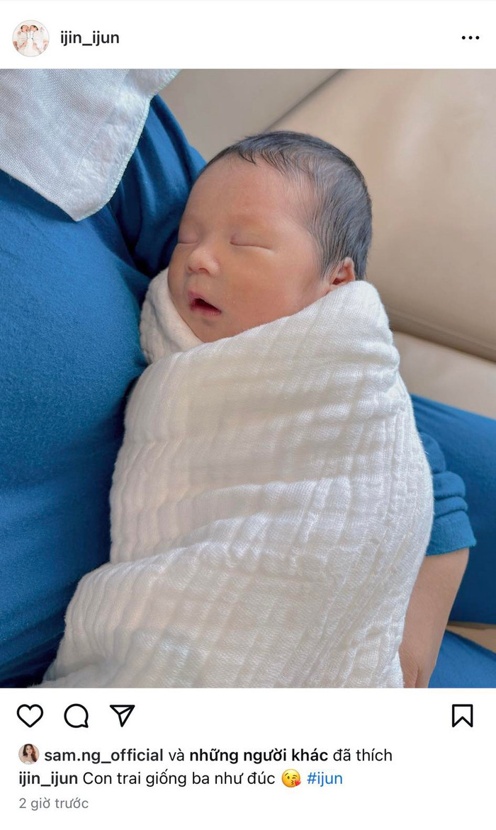 Quý tử I-jun sở hữu vẻ ngoài điển trai, bụ bẫm. Theo tiết lộ, nhóc tỳ là 'bản sao' của bố doanh nhân.