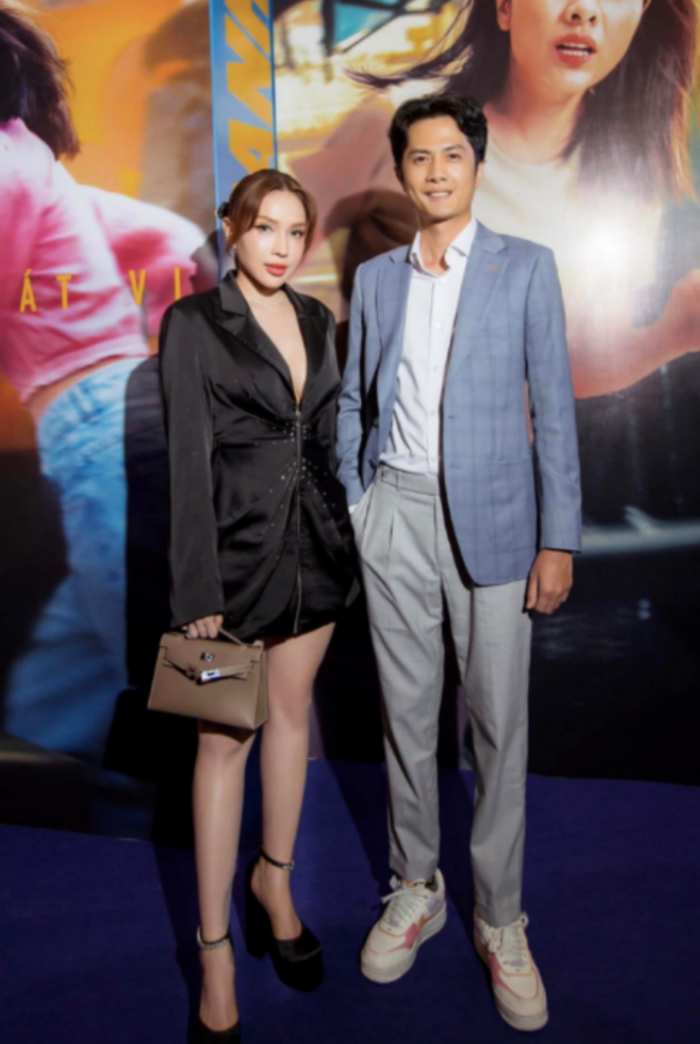 Người hâm mộ hi vọng cặp đôi sẽ sớm công khai chuyện tình cảm.