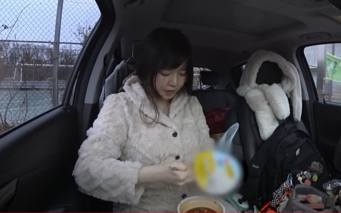 Nữ diễn viên ngủ ở bãi đậu xe sau ly hôn vì không có nhà Ảnh 2