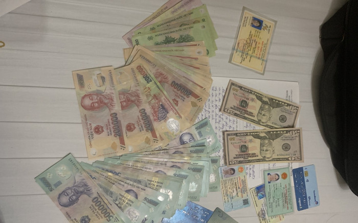 Khách đi tàu bỏ quên gần 30 triệu đồng, vui mừng khôn xiết khi nhận lại được tài sản Ảnh 2