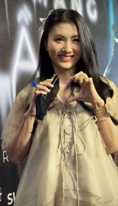 Phần mũi nở to của Nguyệt Ánh được cho là dấu hiệu mà nhiều mẹ bầu hay có. 