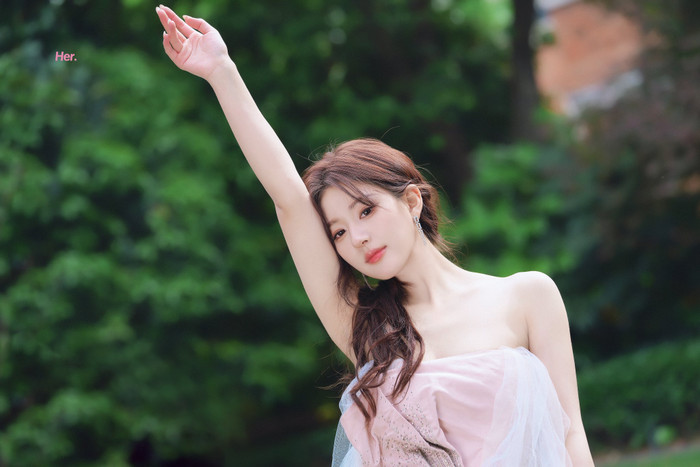 Triệu Lộ Tư sự nghiệp ngày một phát triển, danh tiếng của cô tại quốc tế cũng tương đối tốt. 