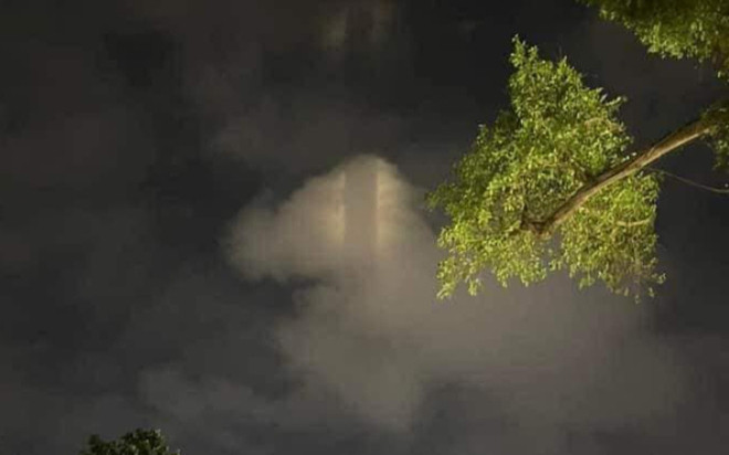 Giải mã hiện tượng cột sáng kỳ bí xuất hiện trên bầu trời Hà Nội Ảnh 2