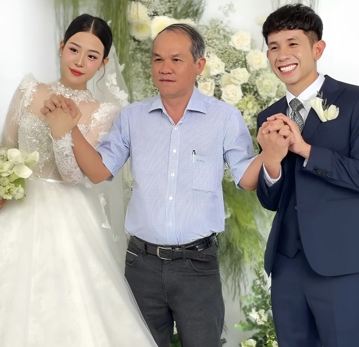  Bầu Đức đã dự đám cưới của hậu vệ Hồng Duy tại Gia Lai.