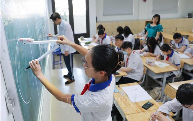 Kỳ thi vào lớp 10 năm học 2024 - 2025: Hà Nội công bố cấu trúc và đề minh họa Ảnh 2