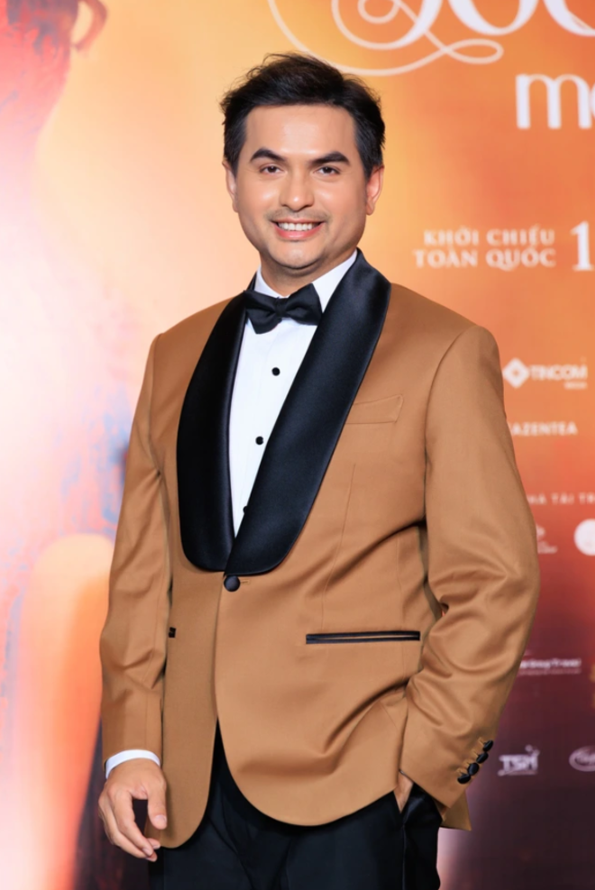 Thông tin Đức Tiến qua đời khiến đồng nghiệp bàng hoàng. Họ thương tiếc một người mẫu, diễn viên tài năng, luôn nhiệt huyết với công việc, thân thiện với mọi người xung quanh.