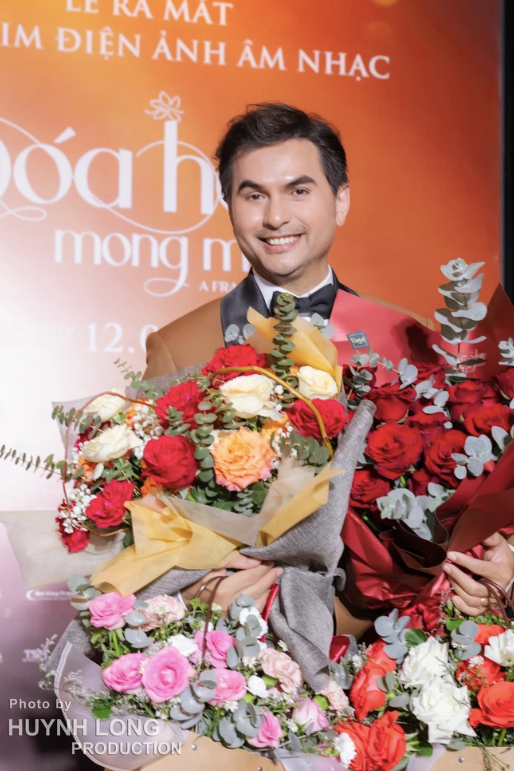 Trước khi ra đi, diễn viên Đức Tiến vẫn chăm chỉ thực hiện các hoạt động nghệ thuật ở cả Mỹ và Việt Nam. Theo dự kiến, nam diễn viên còn chuẩn bị tham gia show diễn vào cuối tháng 5 với nhiều sao Việt khác. 